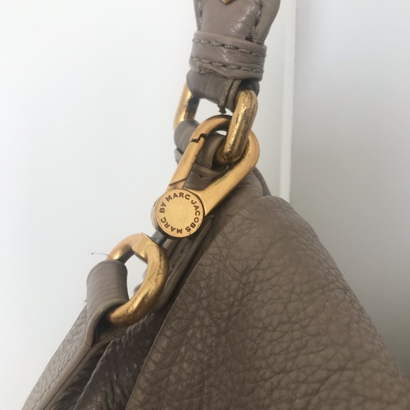 Marc by Marc Jacobs taupe purse - Picture 3 of 4